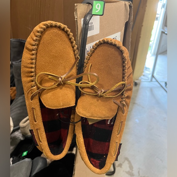 Canadian brand moccasins - Picture 2 of 2